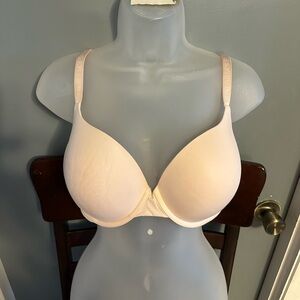 Victoria  secret push up bra 38D